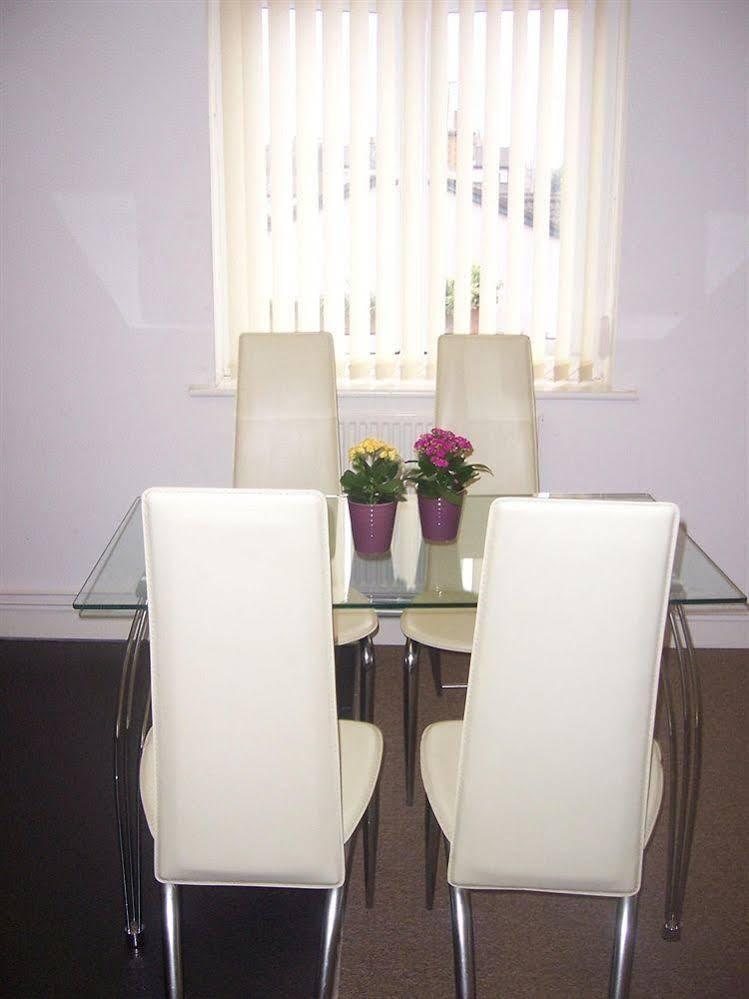 Oyo Arinza Apartments, Liverpool Ngoại thất bức ảnh