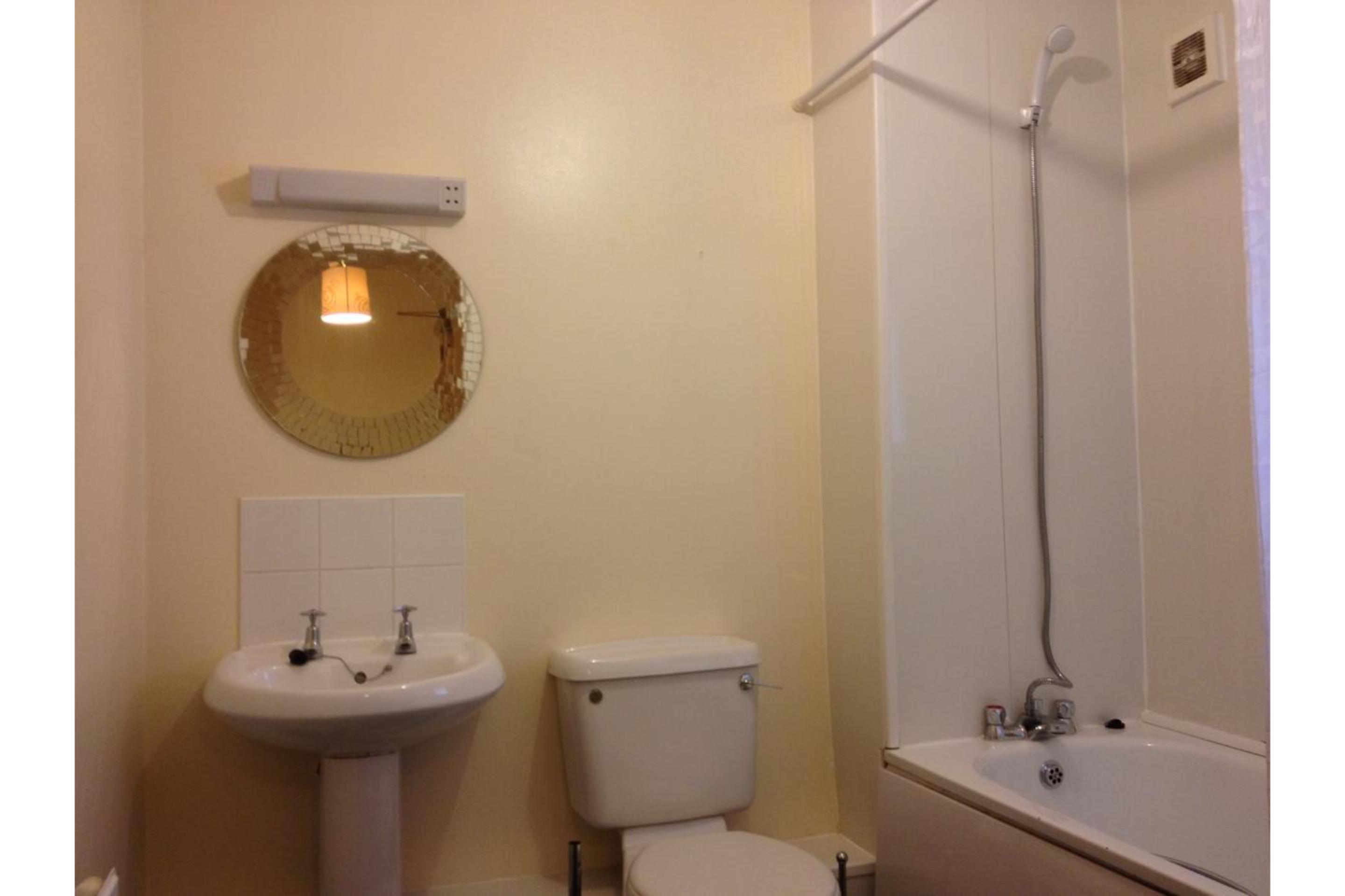 Oyo Arinza Apartments, Liverpool Ngoại thất bức ảnh