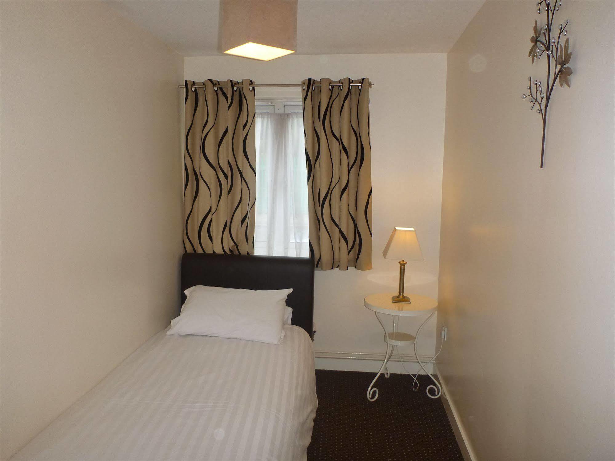 Oyo Arinza Apartments, Liverpool Ngoại thất bức ảnh