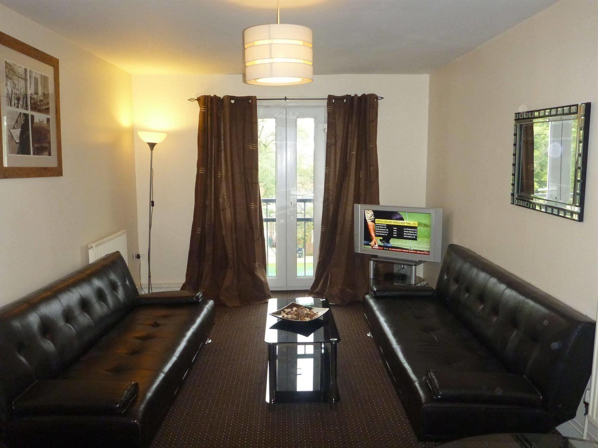 Oyo Arinza Apartments, Liverpool Ngoại thất bức ảnh